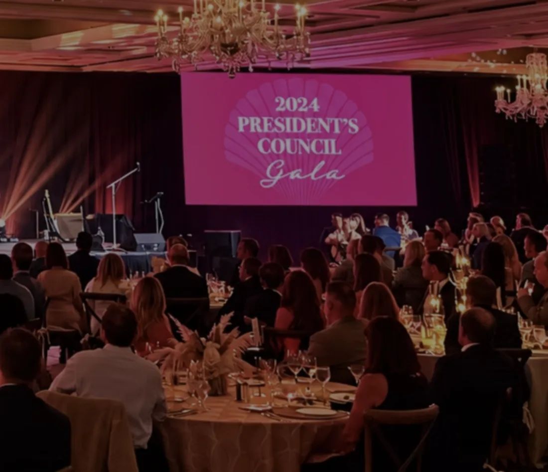 Gala dinner with branded LED screens and stage lighting